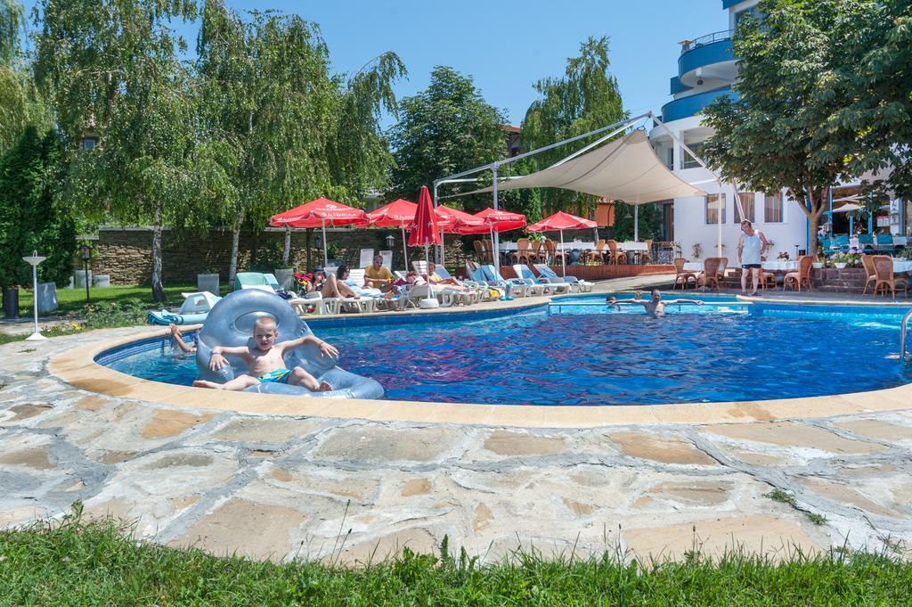 Merlin Club Hotel Lozenets Exterior photo